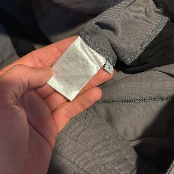 Tenet - Picture 2 of 2